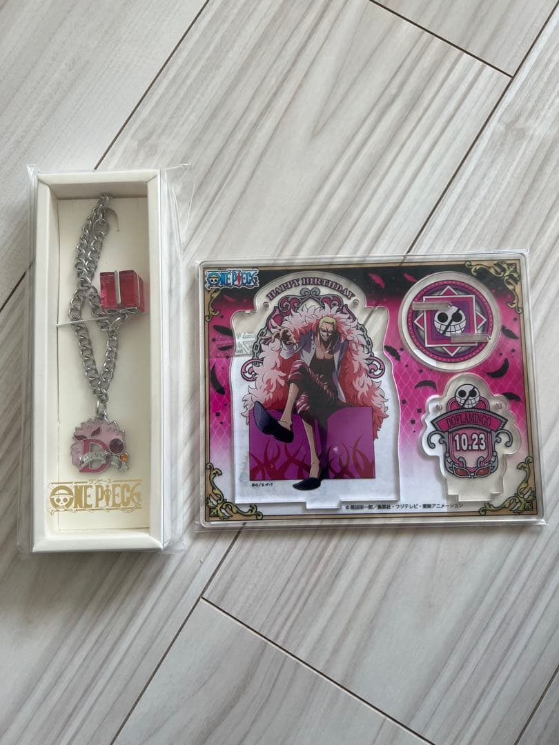 ONE PIECE ドフラミンゴ バースデー アクスタ バッグチャーム - メルカリ