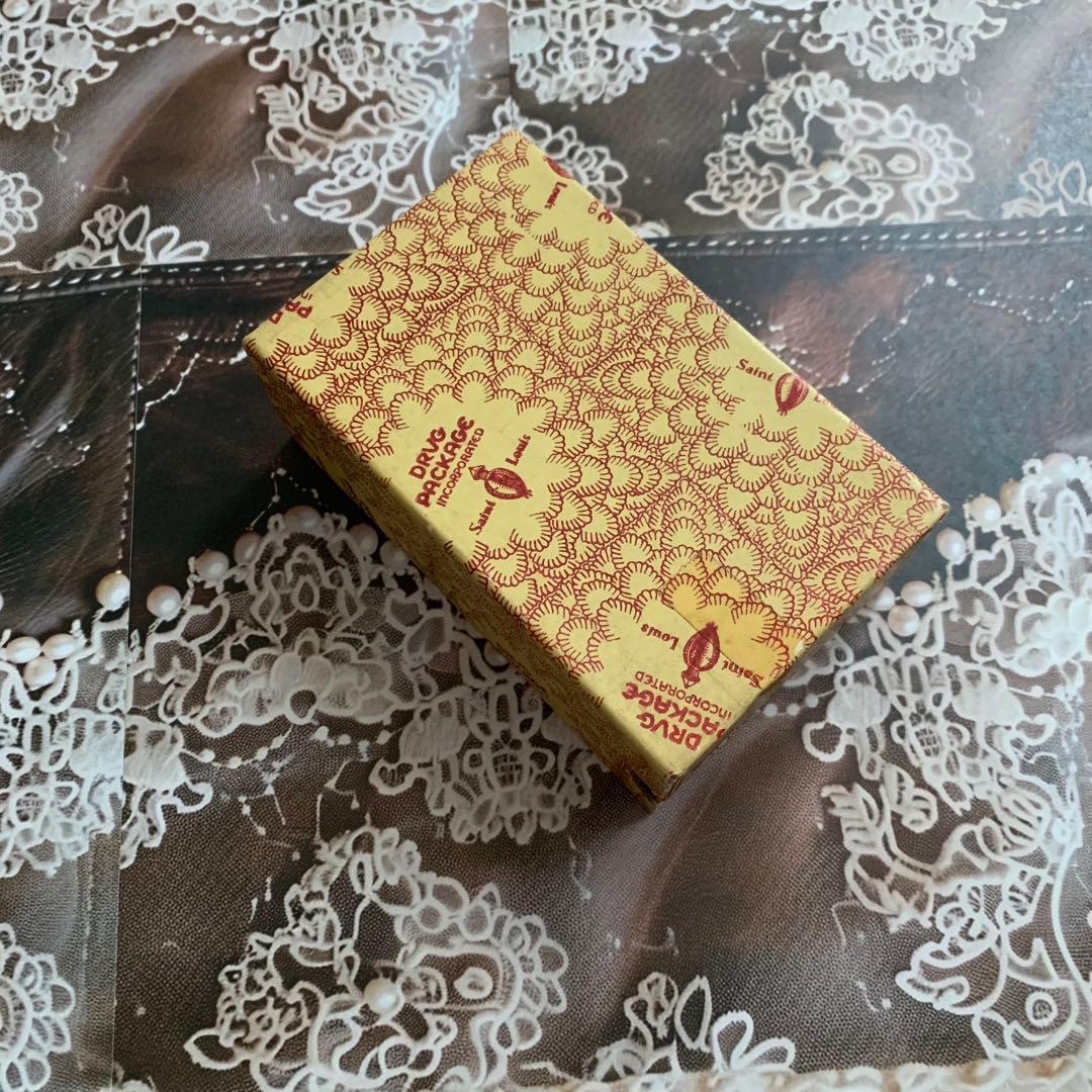 ヴィンテージ 紙もの ファーマシーBOXへ詰め込み - メルカリ