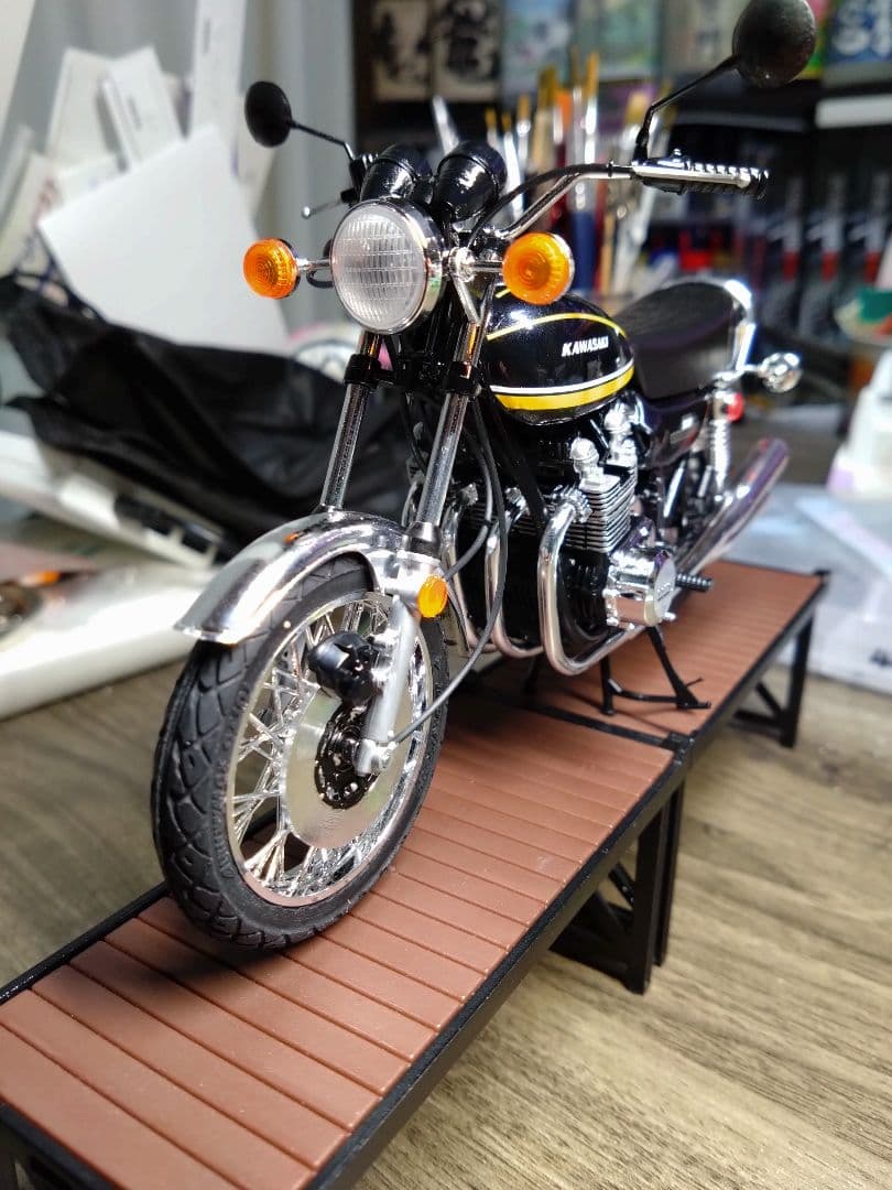 アオシマ 1／12 バイク Z1 カワサキ（Kawasaki）900 完成品 - メルカリ