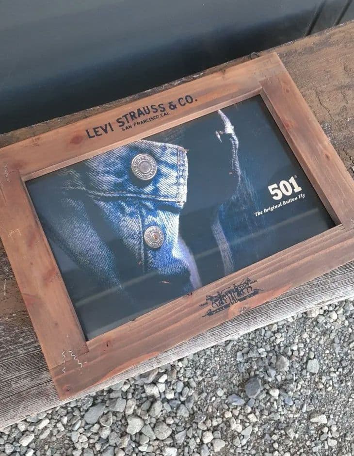 リーバイス 非売品 ディスプレイ木製 額 - メルカリ