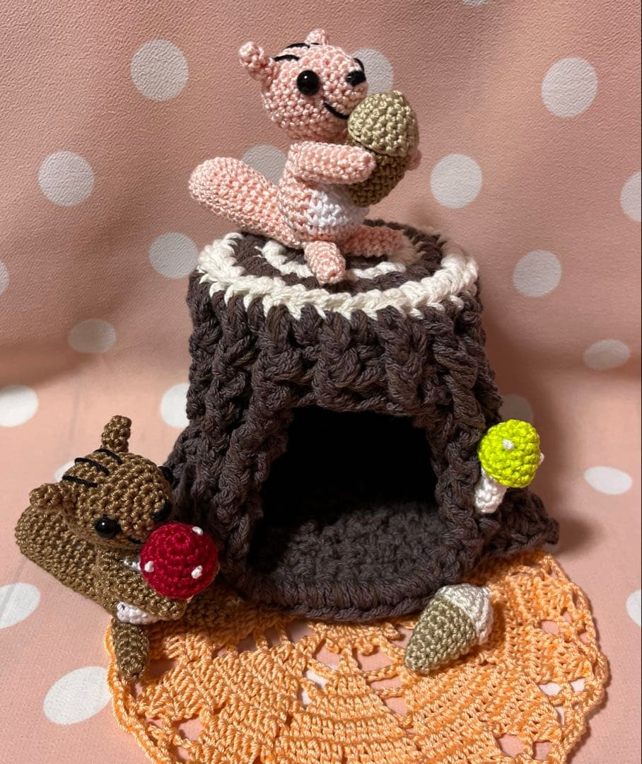 かわいいリスさんと切り株のおうち あみぐるみ NO.180 - メルカリ