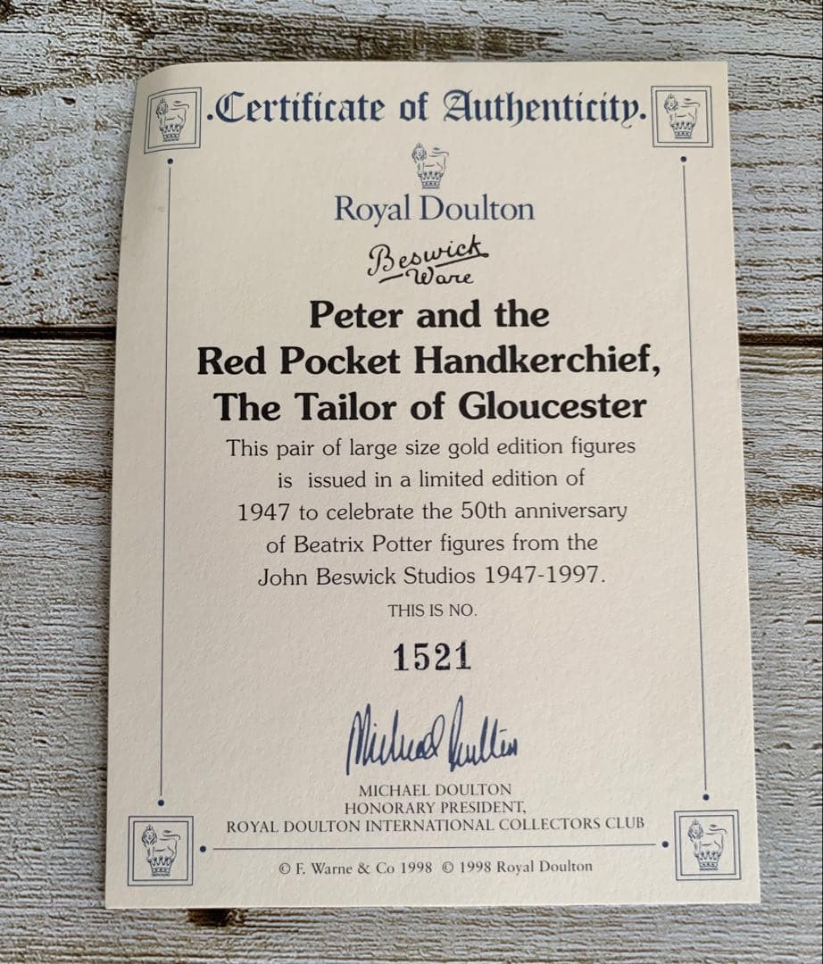 限定版ゴールドシリーズ ハンカチを持ったピーターラビット、グロー