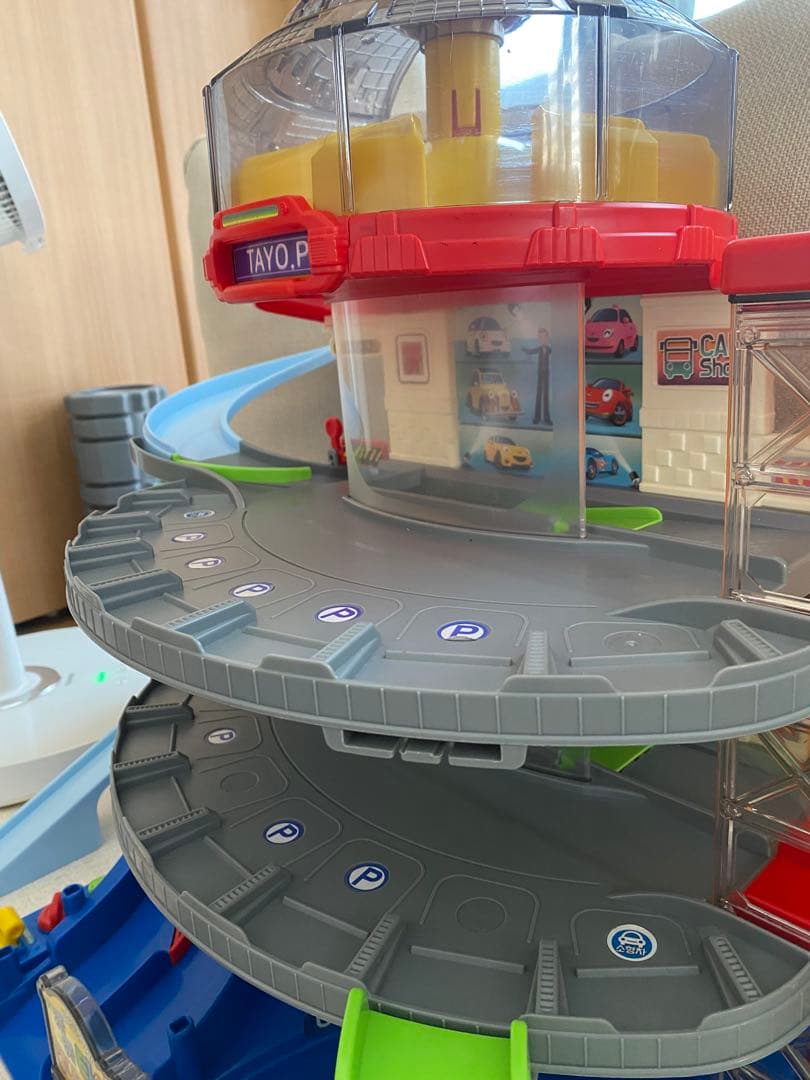 タヨ TAYO コントロールパーキングタワー ミニカー10台 セット 韓国