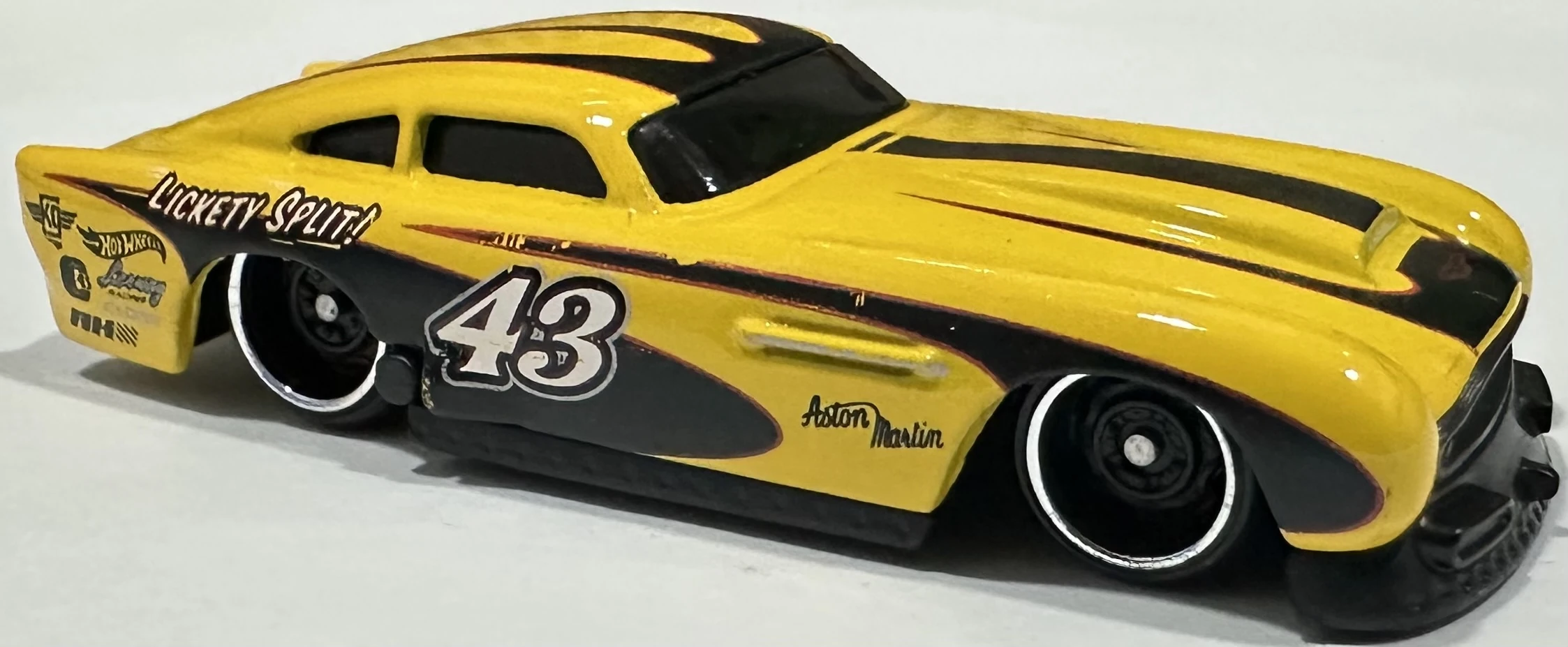 Hotwheels STH Aston Martin DB4GT