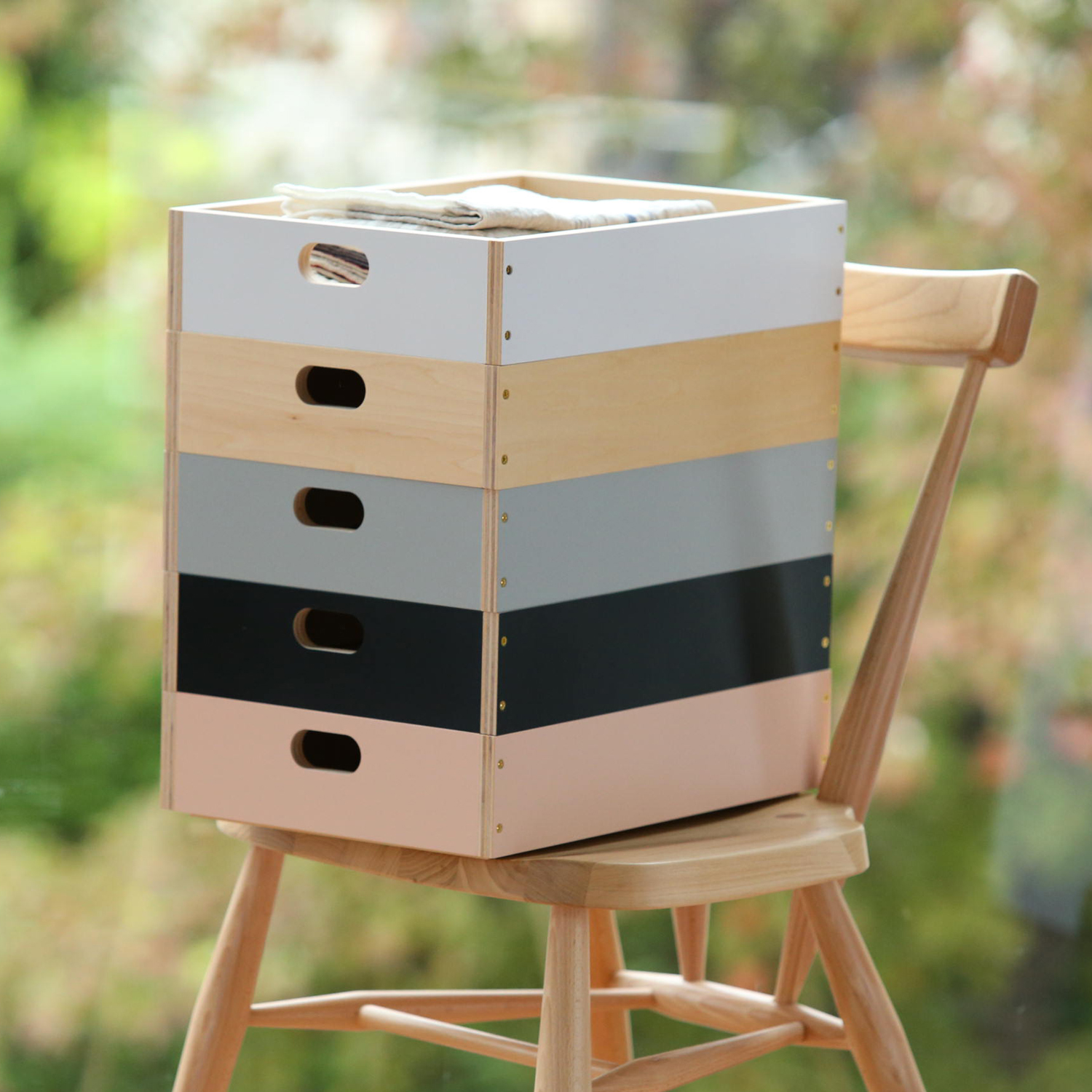 MOHEIM/LINDEN BOX S -ありそうでない絶妙な色合い！重ねられる木製