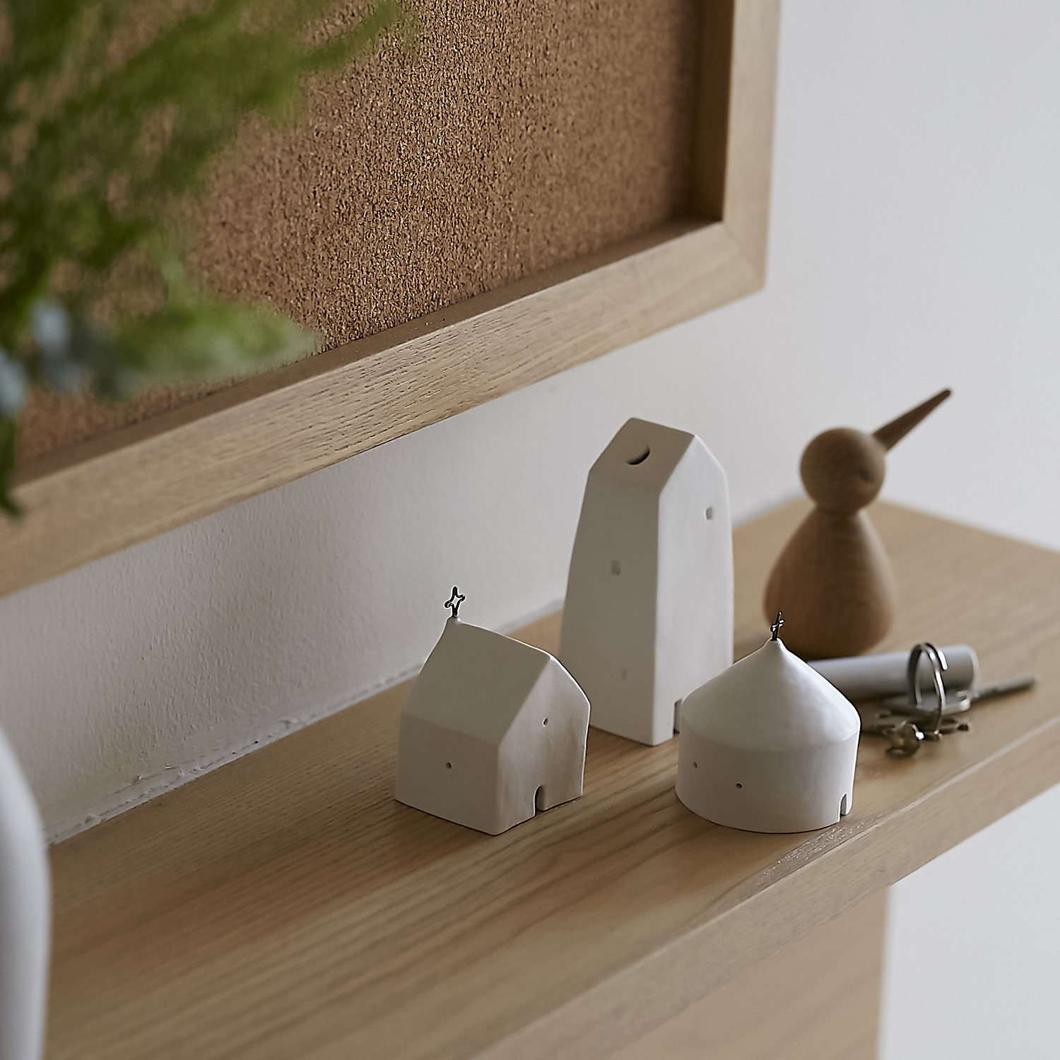 h.u.g/灯りのオブジェ kaku（L） -三日月がぼんやり現れるハウス型