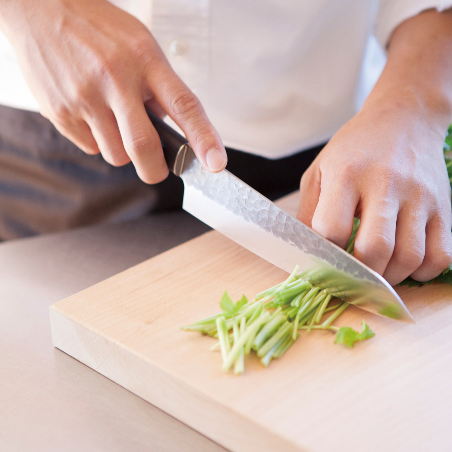 やまと/三徳包丁 -料理上手な男性に捧げるジェントルマンな三徳包丁