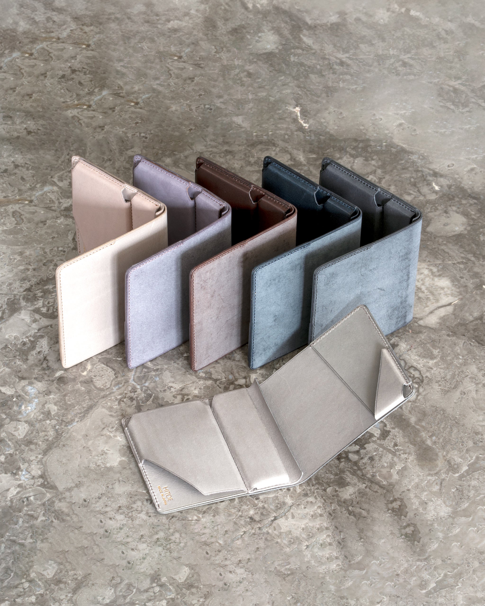 ミニマリズムの極致 Hitoe® Fold Less - Foschia - | 霧を纏うワックス